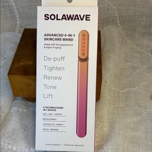 Solawave NWT advanced 4-in1 skincare wand